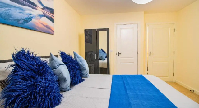 Virexxa Bletchley - Executive Suite - 2Bed Flat with Free Parking, Varaa Huoneisto Asunnot kohteessa Merseyside, Huoneisto