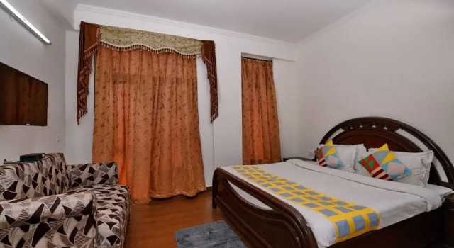 OYO Home 39479 Decent Studio Sehatpur