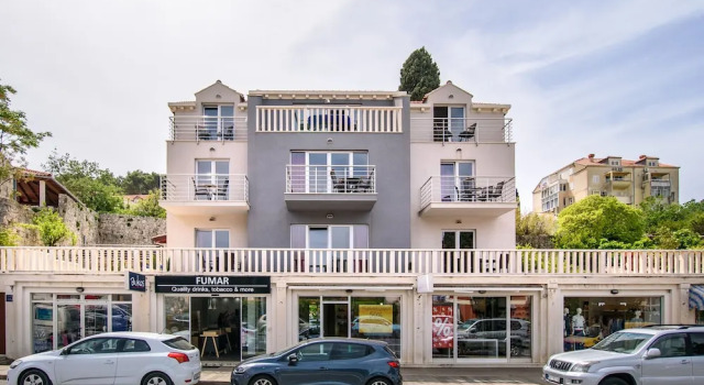 California Apartments II