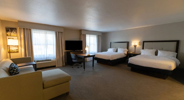 Четырёхместный люкс Hampton Inn & Suites-Florence Downtown