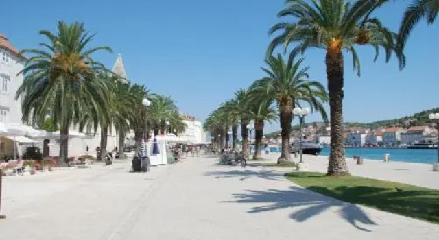 Apartments Mirjana, Rezerwuj Apartament Hotele w Split-Dalmatia County z parkingiem, Parking