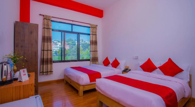 OYO 240 Hotel Aagan, Забронировать Отель Отели Дхуликхел с завтраком, Завтраки
