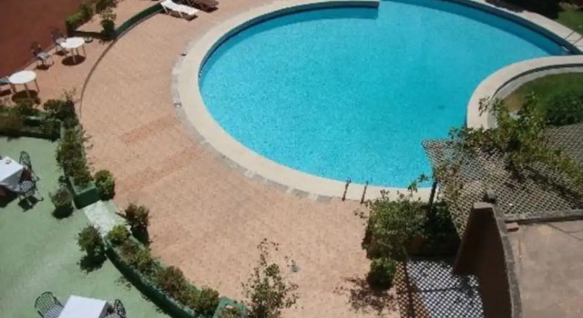 Triple Room fro Family or Friends in Center Marrakech, Забронировать Дом для отпуска Отели Марракеш-Тенсифт-Эль-Хауз с парковкой, Парковка