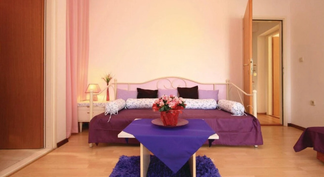 Beautiful Home in Brodarica With Wifi and 6 Bedrooms, Забронировать Отель Отели Бродарика с парковкой, Парковка