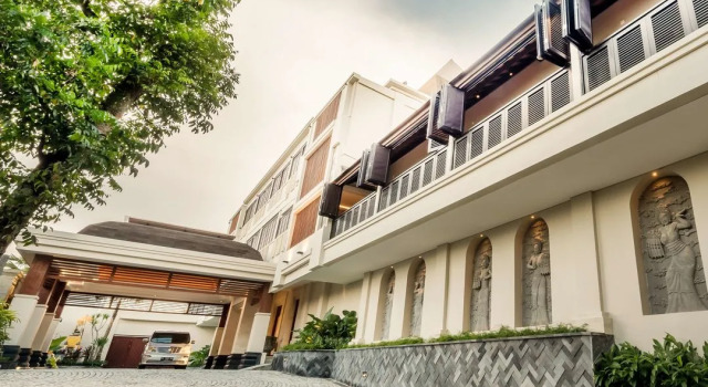 TanaDewa Resort Ubud Bali By Cross Collection, Rezerwuj Ośrodek wypoczynkowy Hotele w Gianyar z basenem, Basen