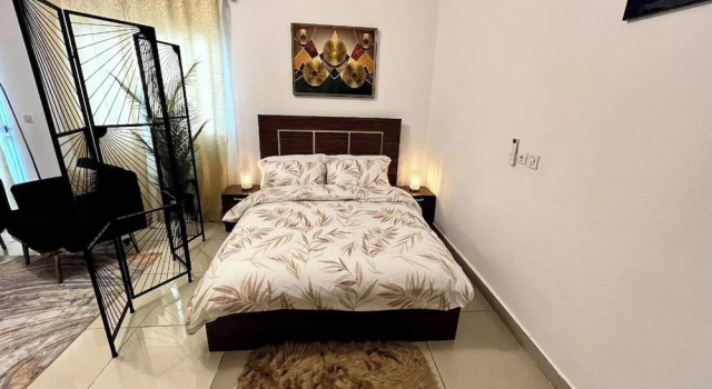 Medo's Luxury Houses - Large Studio, Boek Hotel Cocody 