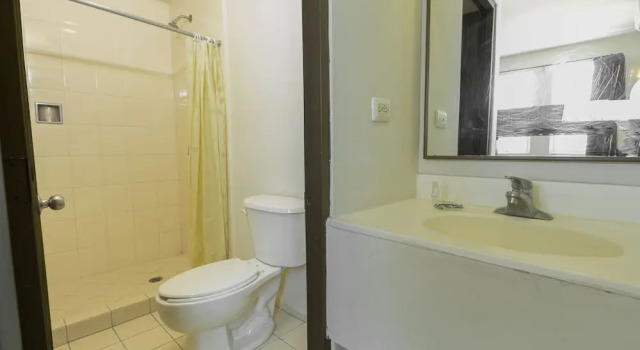 Четырёхместный номер Standard Hotel Plaza del Arco Express