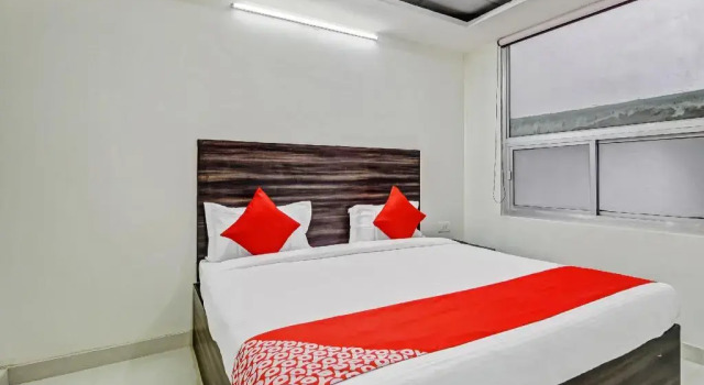 Flora Enclave by OYO Rooms
