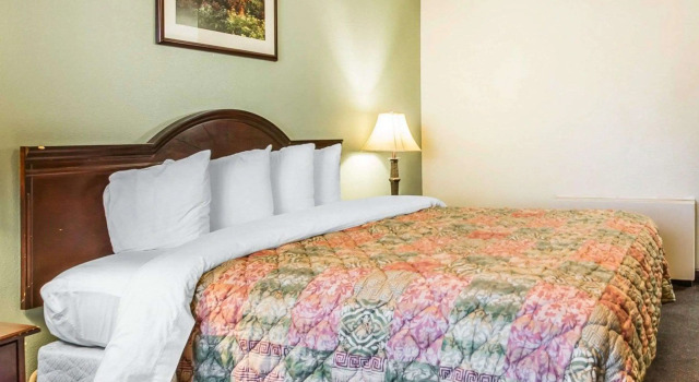 Двухместный номер Standard Quality Inn & Suites Cameron Park Shingle Springs