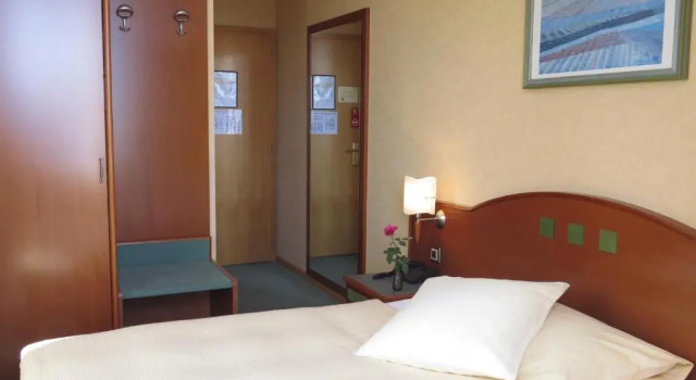 Одноместный номер Standard с видом на озеро Hôtel du Port