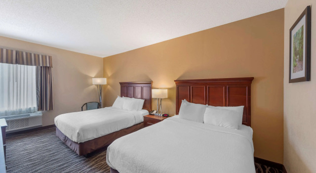 Четырёхместный номер Standard Best Western Plus Russellville Hotel & Suites