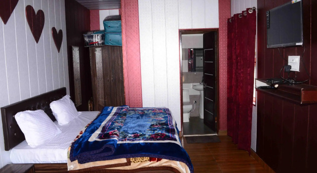 The Kanatal Orchids, Rezervovat Hotel Kanatal Uttarakhand