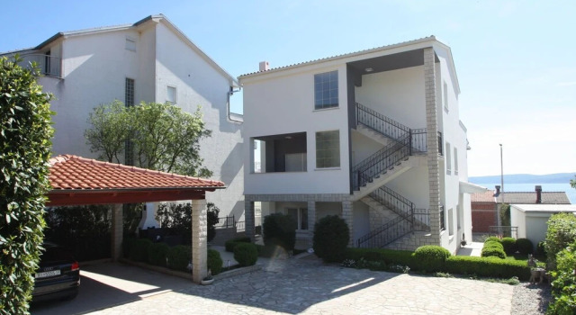 Beautiful Modern Apartment For Up To 5 Persons With Stunning Sea View