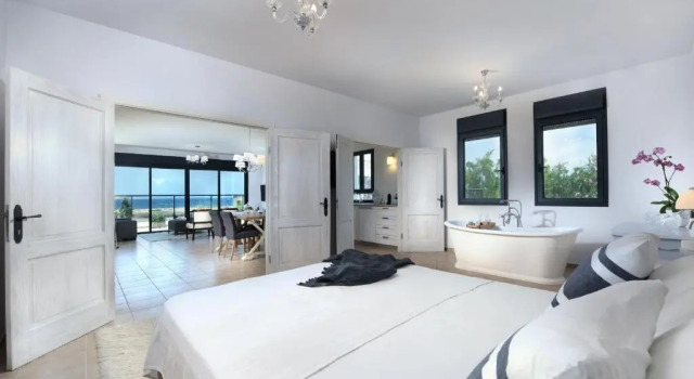 Люкс с балконом Yamim Suites On The Beach