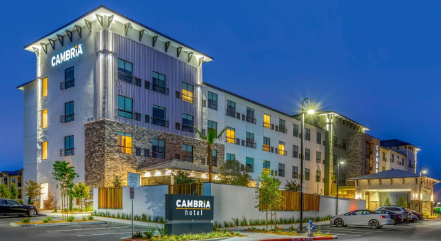 Номер Standard Hotel Centro Sonoma Wine Country, Tapestry Collection Hilton