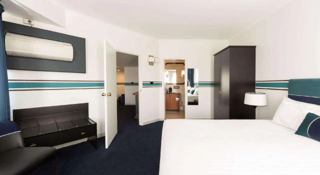 Двухместный люкс Ramada by Wyndham Diplomat Canberra