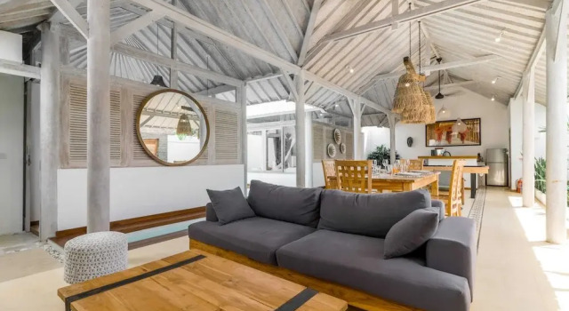 Villa Cemacase - Stylish 2BR Villa with Spacious Private Pool & Pool Table in Seseh, Book Villa Hotels in Cemagi with a Pool, Swimming Pool