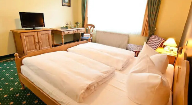 Hotel Fliegerheim, Book Hotel Borkheide 