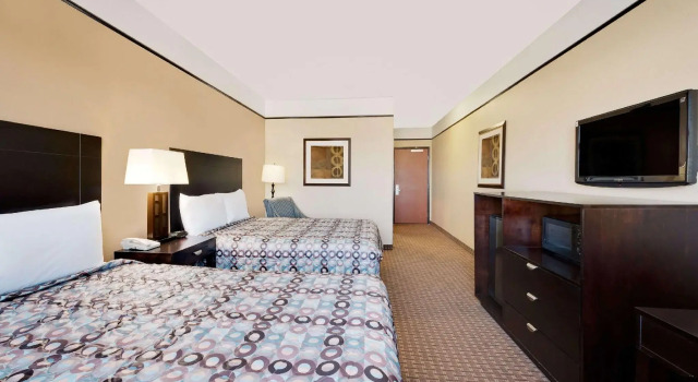 Четырёхместный номер Standard Sonesta Essential Hotels Odessa