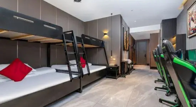 Кровать в общем номере West Street E-sports Hotel (Zhengzhou Erqi square)