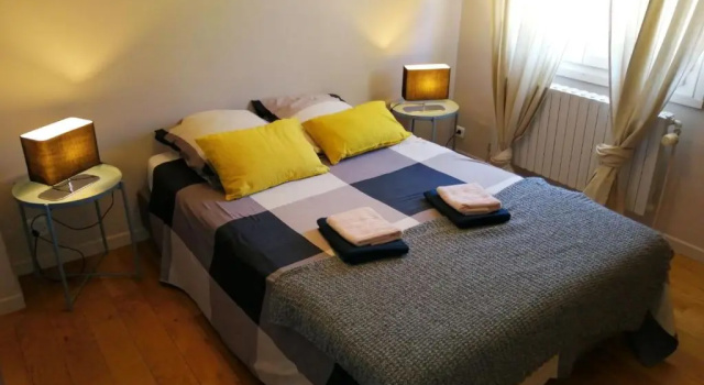 Коттедж Beautiful vacation rental with private pool in the heart of the city of Avignon, sleeps 8