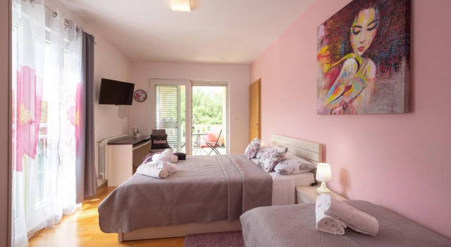 Awesome Home in Dugopolje With Wifi and 4 Bedrooms