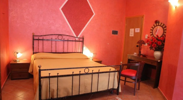 B&B Rinascente, Забронировать Отель Паола Калабрия