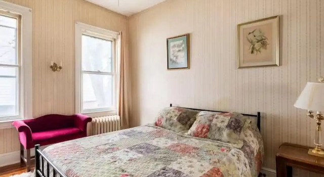 Cozy Cape Cod Bungalow, จอง บ้านพักตากอากาศ ยอร์ค เพนซิลเวเนีย