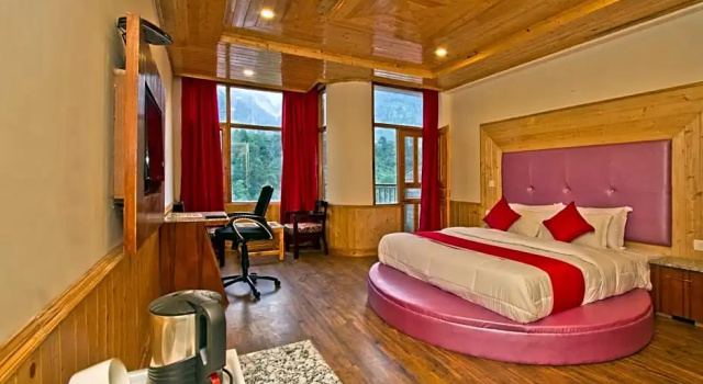 Номер Deluxe с балконом Sarthak Regency,Rangri, Manali,HP,Just 1 kms from Volvo parking