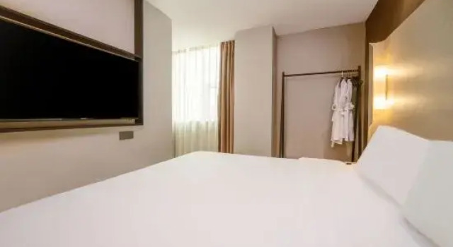 Люкс Deluxe c 1 комнатой Campanile Hotel (Shenzhen Guanlan High-tech Park)