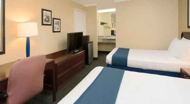 Люкс Days Inn by Wyndham Pinole Berkeley