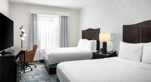 Четырёхместный номер Standard Hampton Inn and Suites Hope
