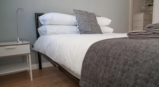 Люкс Цокольный этаж с 2 комнатами Quire Court Apartment