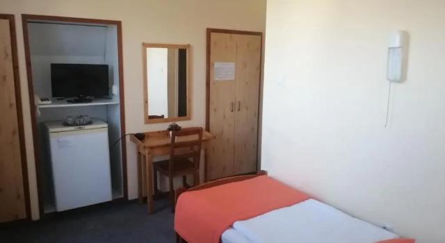 Трёхместный номер Standard Hotel Hajnal