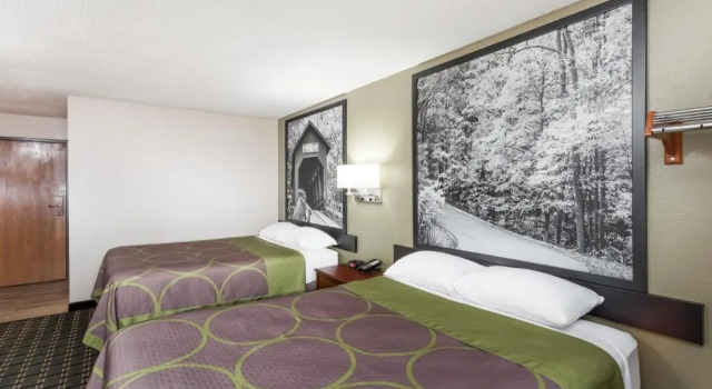 Четырёхместный номер Deluxe Super 8 by Wyndham Michigan City