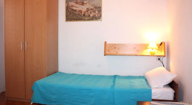 Dora Apartments