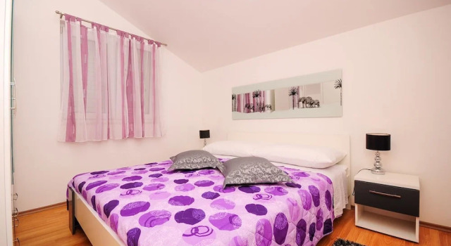 House Boze, Забронировать Отель Отели Винишче с парковкой, рядом с Пляж Смоквина, Парковка