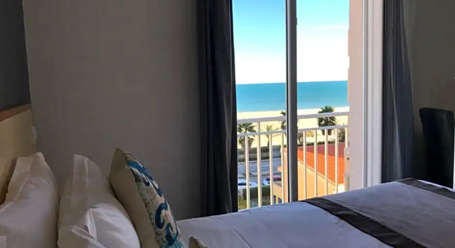 Номер Standard с балконом и с видом на море Le Regina Hôtel et restaurant Canet-plage