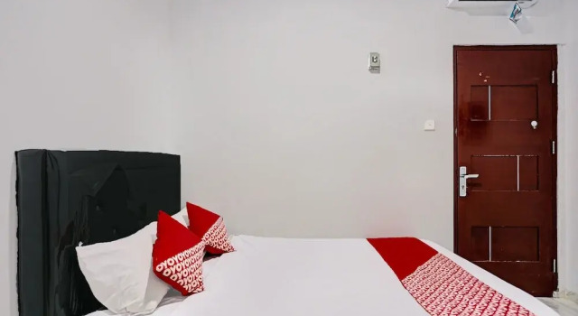 OYO 92524 dCost Homestay, Prenota Hotel Batam Center Batam