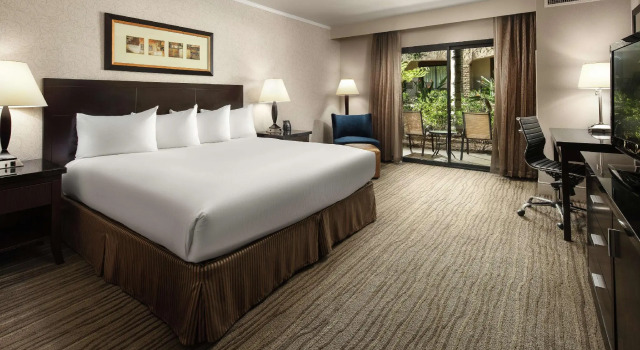 Двухместный номер Standard DoubleTree by Hilton Claremont