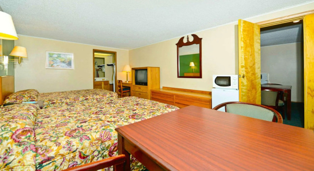 Standard Vierer Zimmer M Star Hotel Covington