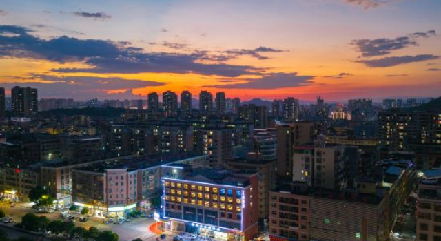 IN International Hotel (Huidong High-Speed Railway Station Yinji Commercial City Branch)​