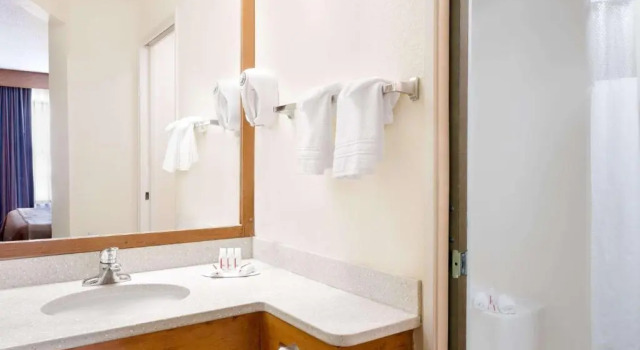 Standardowy czteroosobowy pokój Travelodge - Perry