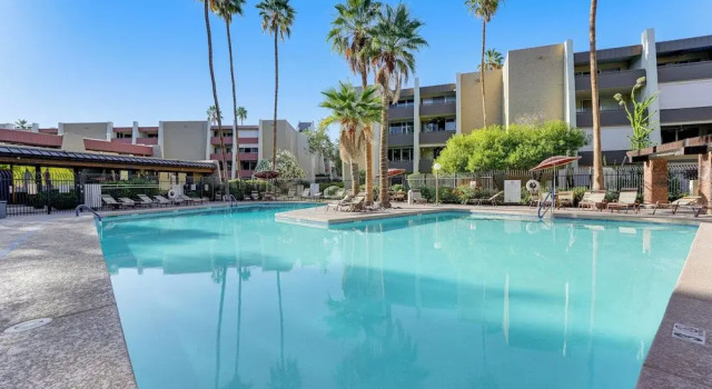 Апартаменты < 1 Mi to Old Town Scottsdale: Condo w/ Patio