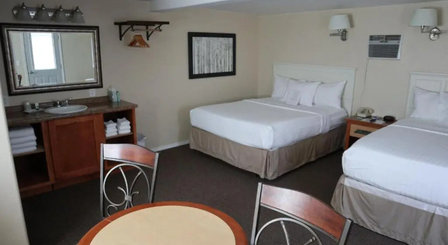 Четырёхместный номер Standard Oregon Trail Inn