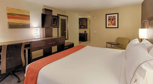 Двухместный люкс Holiday Inn Express Baltimore West - Catonsville by IHG