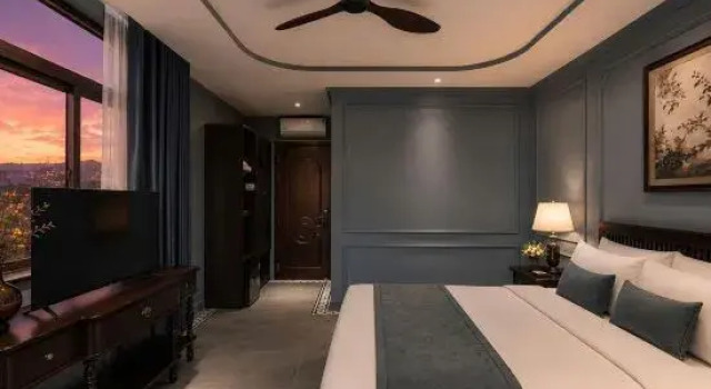 Люкс Lumina Premium- HT Boutique 2 - Đống Đa