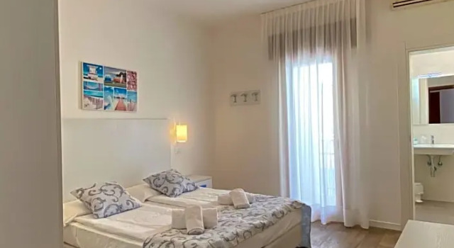 Двухместный номер Standard с балконом и с частичным видом на море Hotel Linda