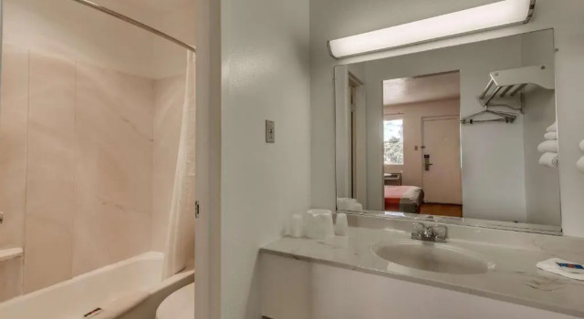 Четырёхместный номер Standard Motel 6-Van Horn, TX