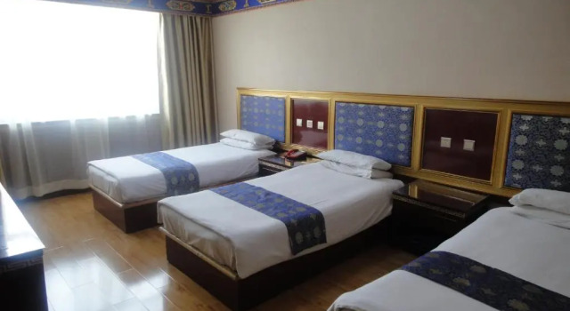 Семейный номер Standard Overseas Tibetan Hotel